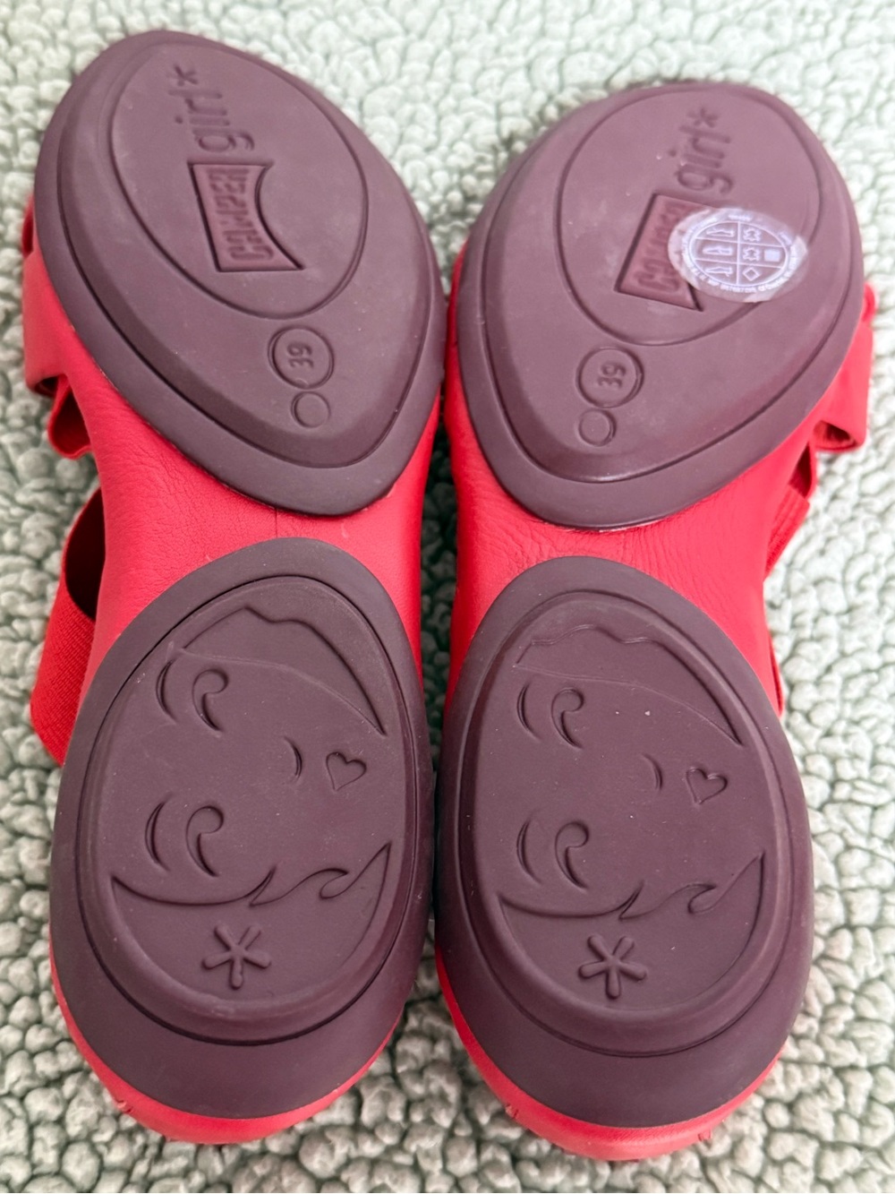 Camper ‘Right’ Red Leather Strappy Sandal Flats - Picture 9 of 10